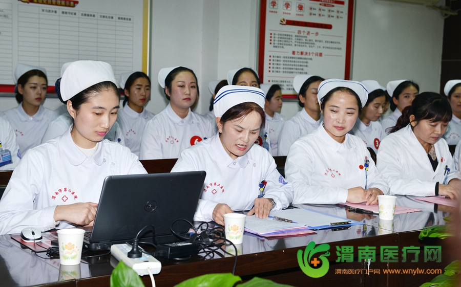 12月8日，渭南市第二医院举行了市眼科医院护士长竞聘上岗演讲比赛暨眼科医院搬迁动员大会。记者 许艾学 摄