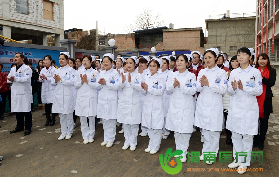 眼科医院的全体工作人员参加庆典。记者 许艾学 摄
