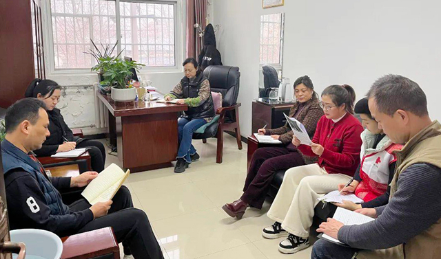 华阴市红十字会开展形式多样的日常业务学习活动。